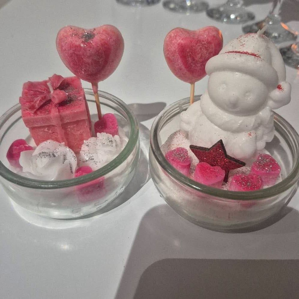 Coeur et cadeau rose